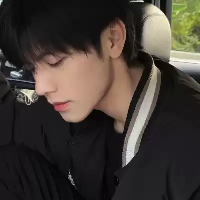 黄莉颖